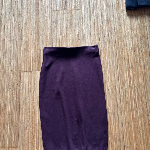 Burgundy Wilfred skirt - Picture 2 of 4